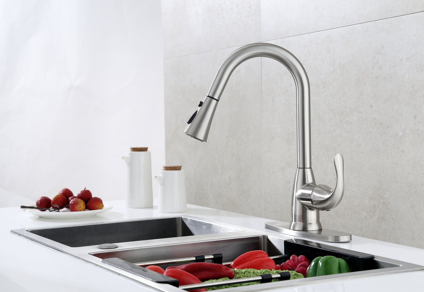 Frigidaire Alexis Single Handle Pull Down Kitchen Sink Faucet